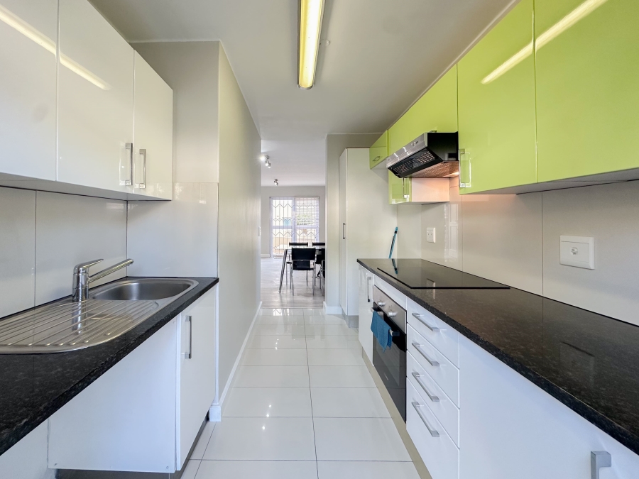 To Let 1 Bedroom Property for Rent in Sea Point Western Cape